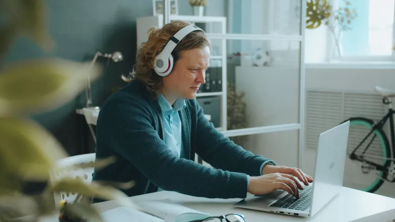 Musica su Misura: Come gli Italiani Usano le Playlist per Governare la Giornata